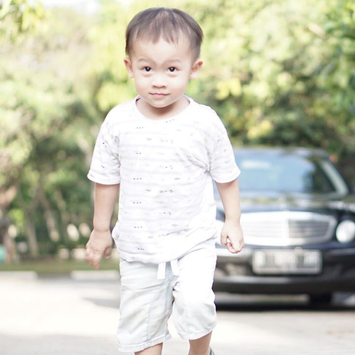 <p>Gemas banget sama gayanya. (Foto: Instagram @donitabhubiy)</p>