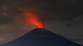 Gunung Agung Sempat Erupsi Empat Kali
