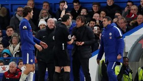 Antonio Conte Minta Maaf Usai Diusir Wasit