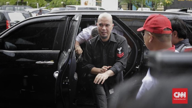 Polisi Akan Berikan Barang Bukti Ujaran Kebencian Ahmad Dhani Kapolres Metro Jaksel mengatakan penyerahan tersangka dan barang bukti dugaan ujaran kebencian Ahmad Dhani ke Kejari dilakukan Senin (12/3).