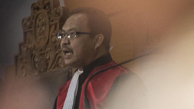 Sidang putusan praperadilan Setya Novanto akan digelar pada Kamis (14/12), sehari lebih lambat dari sidang e-KTP di Pengadilan Tipikor.