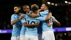 Mourinho Sebut Angin Bisa Bikin Skuat ManCity Terjatuh
