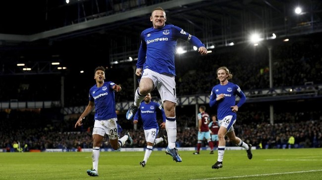 Wayne Rooney gembira bisa mencetak hattrick dan salah satu golnya terbilang fenomenal karena tercipta dari jarak yang sangat jauh.