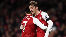 Arsenal Pesta Gol di Emirates