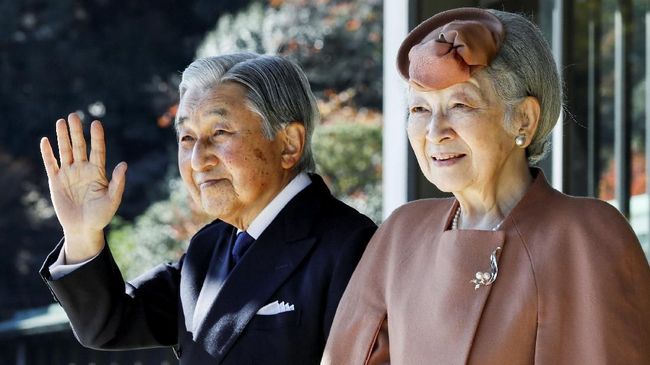 Kaisar Akihito Rayakan HUT Pernikahan Terakhir di Istana