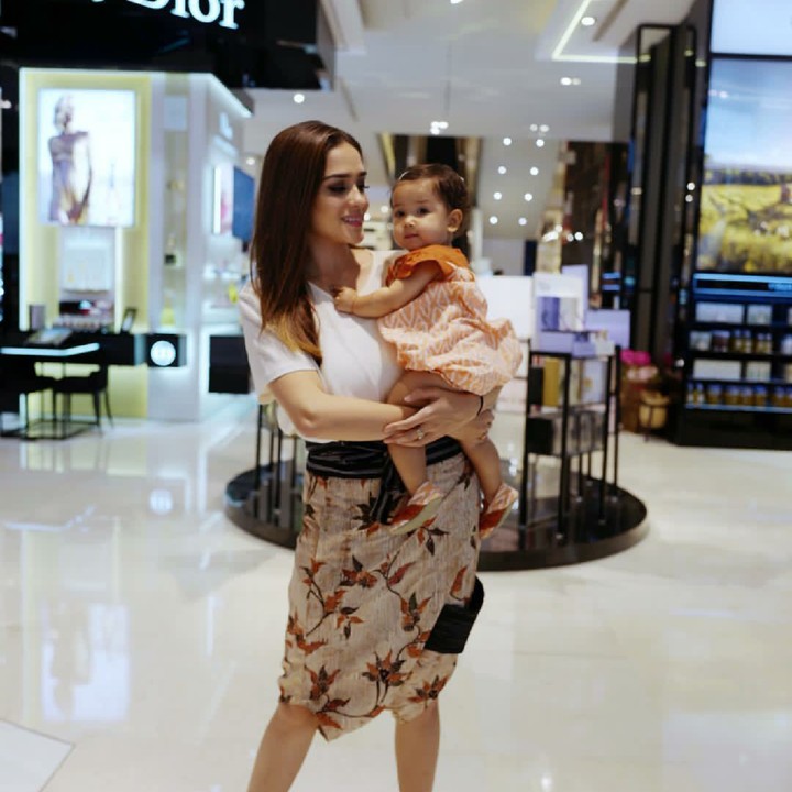 <div>Dan ini Yasmine bersama anaknya, Sera. (Foto: Instagram/yaswildblood)</div>