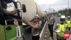 Antrean Kendaraan di Pelabuhan Merak Mengular Hingga 3 Km