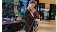 Jalan-jalan dulu yuk. (Foto: Instagram Mikaila Patritz)