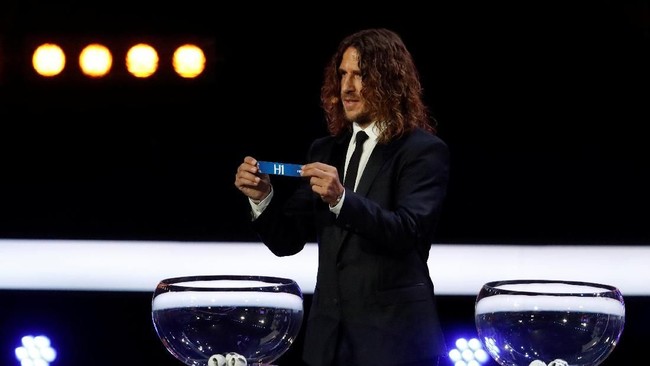 Legenda Barcelona dan Timnas Spanyol, Carles Puyol, mengalami pelecehan seksual yang dilakukan sejumlah fan wanita di Rusia.