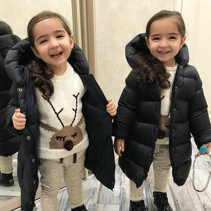 <div>Pakai busana winter lengkap, Asiya sama Safita terlihat super cute. (Instagram @elle_four_mom)</div>
