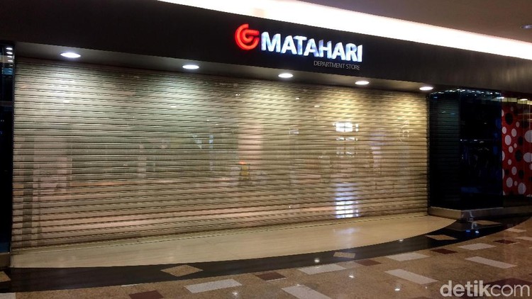 Setalah Pasaraya Blok M dan Manggarai, Matahari juga akan menutup gerainya di Mal Taman Anggrek.