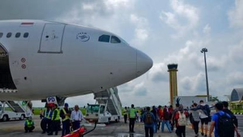 Bandara Internasional Lombok Praya dibuka kembali sejak Jumat pagi (1/12) pukul 08.50 WITA setelah ditutup mulai Kamis pagi.