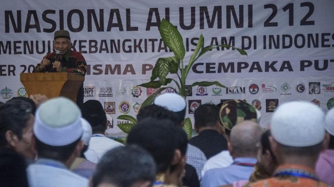 Anggota Komisi I DPR Hanafi Rais mengatakan Alumni 212 menjadi populer dan besar karena rapuhnya ekonomi di masa pemerintahan Presiden Joko Widodo.