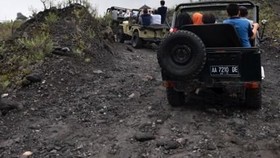 Blogger Korea Terpincut Offroad Lava Tour Merapi