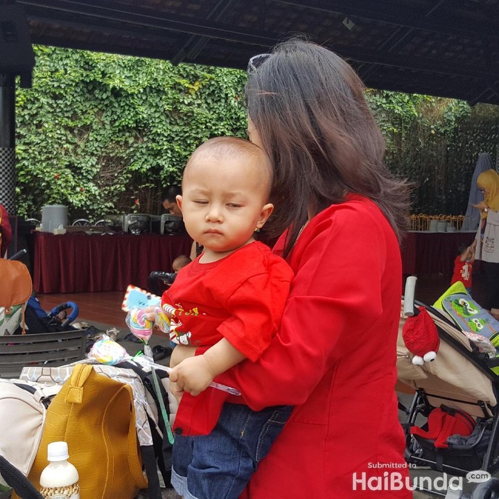 <p>Kalau si ganteng ini lagi mainan permen.</p>