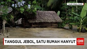 Tanggul Sungai Jebol Hanyutkan Rumah Warga