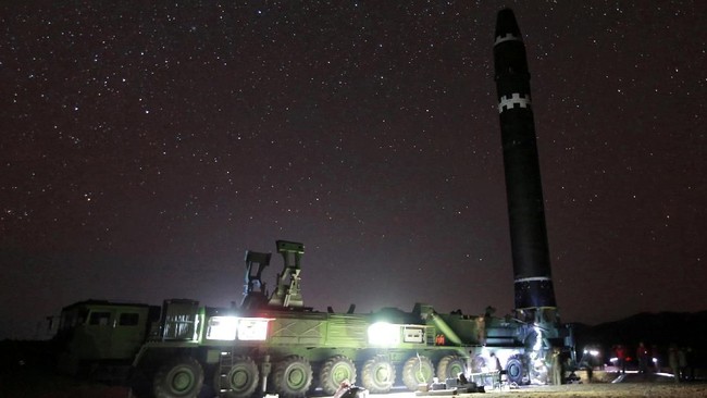 Korea Utara disebut mulai memperluas situs rudal jarak jauhnya, beberapa bulan setelah mereka menghentikan uji coba nuklir dan peluru kendalinya.