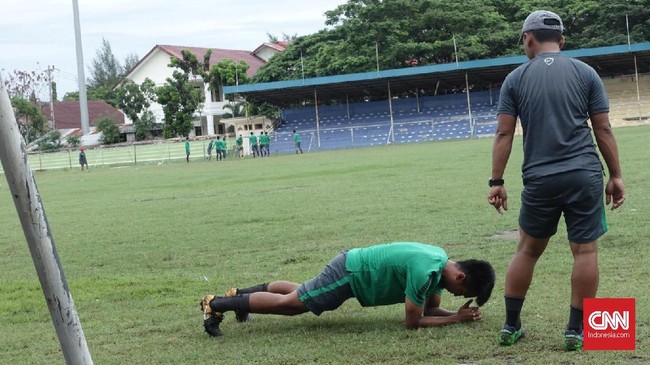 FOTO: Egy Maulana Korban Kejailan di Latihan Timnas Indonesia