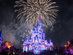 Walt Disney Izinkan Pengunjung Lepas Masker... Khusus untuk Foto