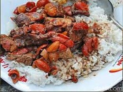 Ada Brongkos dan Rica Enthok Enak di Warung Ijo Muntilan Favorit Pesepeda