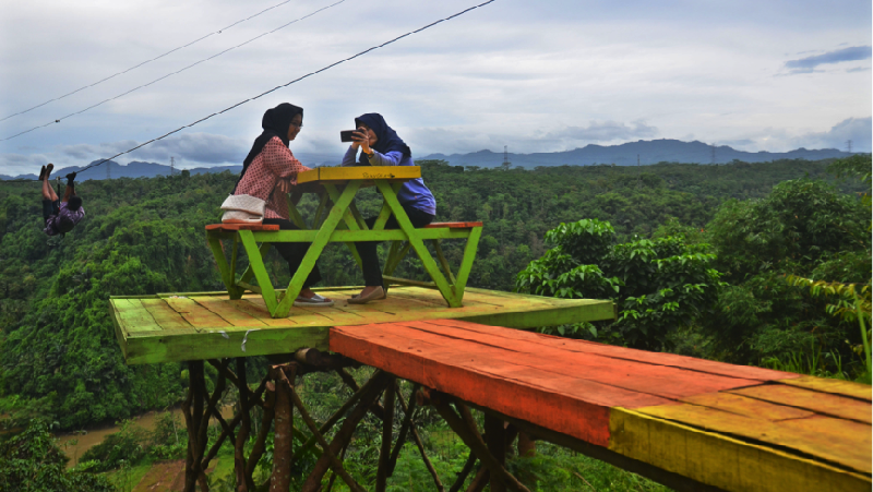 Liburan long weekend Maulid Nabi yang jatuh di awal bulan menjadi berkah bagi berbagia destinasi wisata.