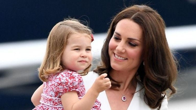 Psst, Bunda, Kate Middleton ternyata punya nama panggilan untuk si putri Charlotte yang gemesin lho. Hmm, kira-kira apa ya?
