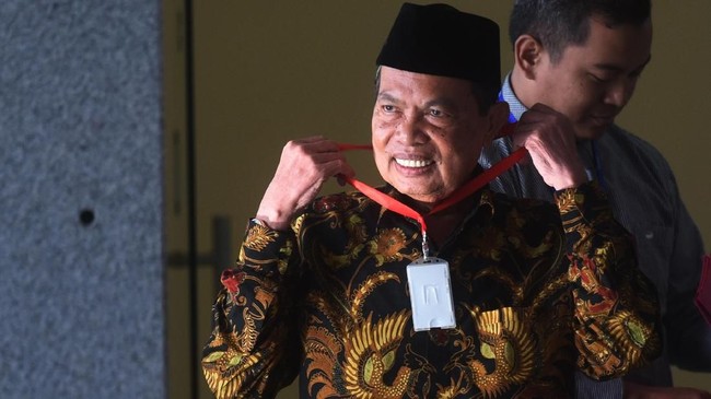 Wali Kota Mojokerto Masud Yunus mengaku siap ditahan usai diperiksa KPK, Senin (4/12), dalam kasus dugaan suap terkait APBD 2017.