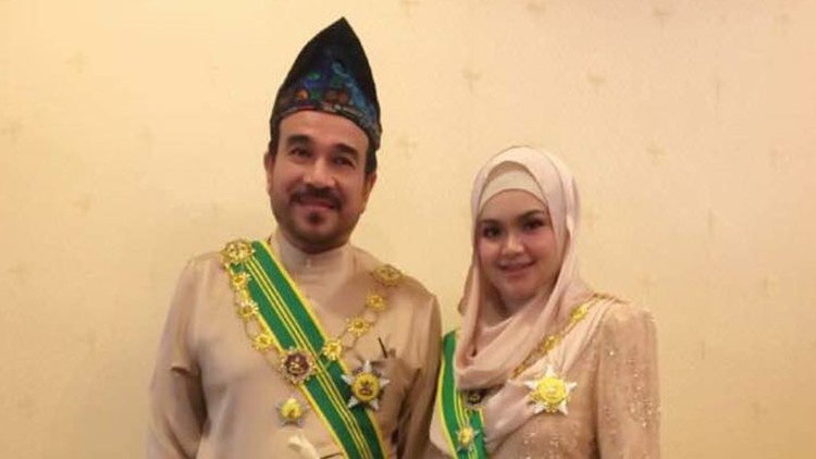 Putri kecil Siti Nurhaliza sudah lahir nih, Bun. Selamat Bunda Siti...