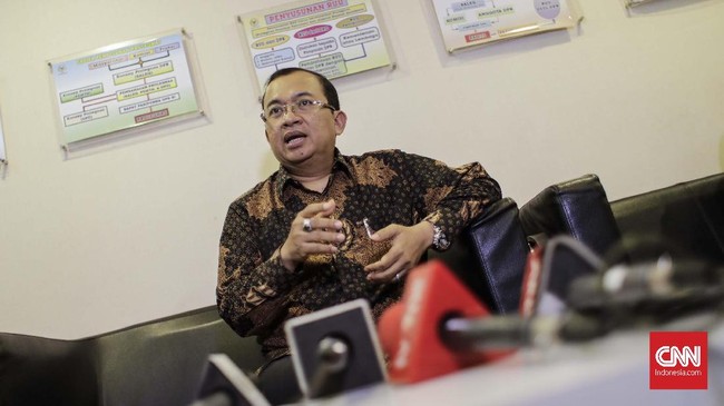 Politikus Partai Golkar Priyo Budi Santoso resmi bergabung dengan Partai Berkarya, tapi dia mengaku belum berpamitan dengan petinggi Partai Golkar.