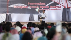 Jokowi Bagikan 700 Sertifikat Tanah di Pulau Rote NTB