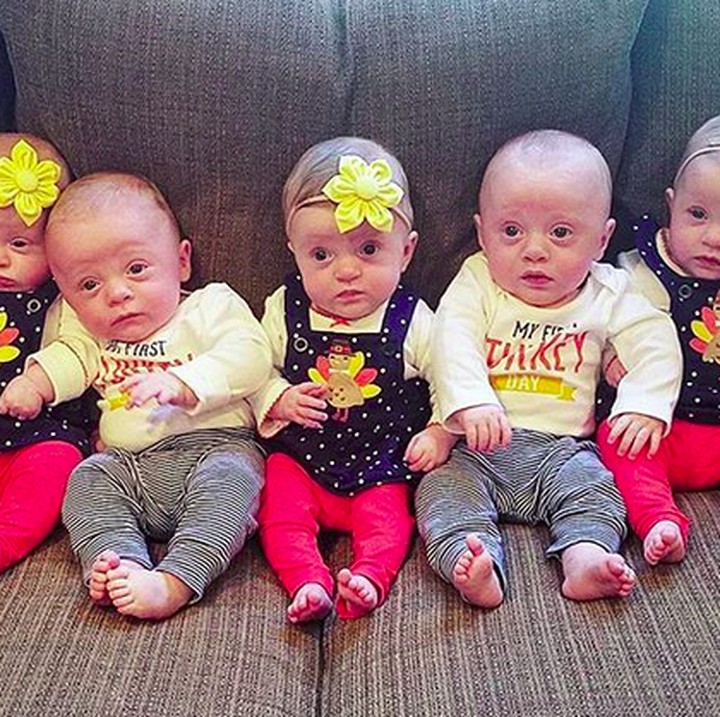 <p>Inilah bayi kembar lima anak pasangan Bunda Briana dan Ayah Jordan. Mereka adalah Zoey Hart, Asher Blaze, Dakota Faith, Gavin Lane, dan Hollyn Grace Driskell. (Foto: Instagram/ @driskell_quints_mom)  </p>