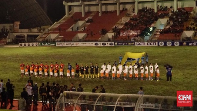 Panitia Tsunami Cup 2017 memutuskan untuk menurunkan harga tiket pertandingan Timnas Indonesia vs Kirgistan di Stadion Harapan Bangsa, Banda Aceh, Rabu (6/12).