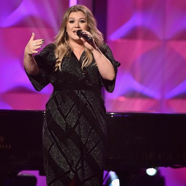 Lirik Lagu Mine - Kelly Clarkson