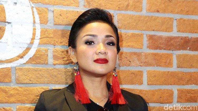 Nirina Zubir Nirina Zubir saat ditemui di CGV Blitz.
