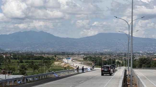 Jasa Marga melalui konsorsium mengantongi izin menggarap proyek Jalan Tol Probolinggo-Banyuwangi dan Jakarta-Cikampek II Selatan.