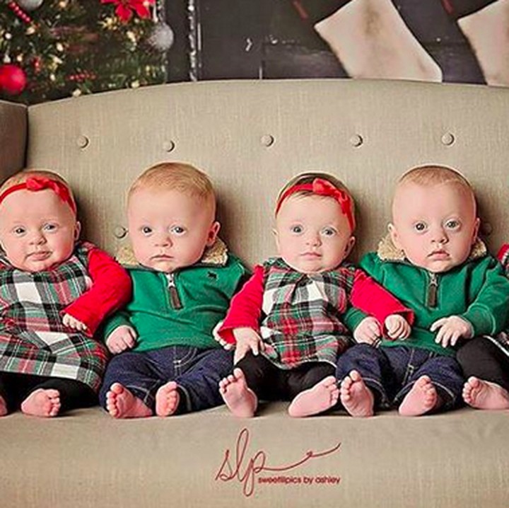 <p>Ini adalah natal pertama si kembar lima. Senangnya! (Foto: Instagram/ @driskell_quints_mom)</p>