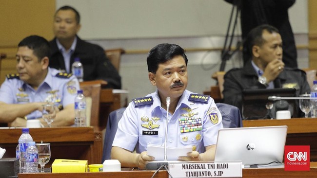 Jenderal Gatot Nurmantyo meyakini Kepala Staf Angkatan Udara Marsekal Hadi Tjhajanto mampu menghadapi tahun politik 2018-2019 jika kelak menjabat Panglima TNI.