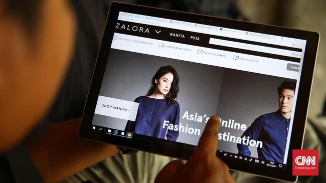 Sejumlah situs belanja fashion turut meramaikan Hari Belanja Online Nasional tahun ini, di antaranya Lazada, Zalora, the Executive, dan The Goods Dept.