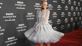 Kalahkan Gigi Hadid, Adwoa Aboah 'Model of the Year' 2017
