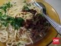 Nasib Anak Kos Tak Bisa Mudik: Sahur Makan Mi Pakai Nasi