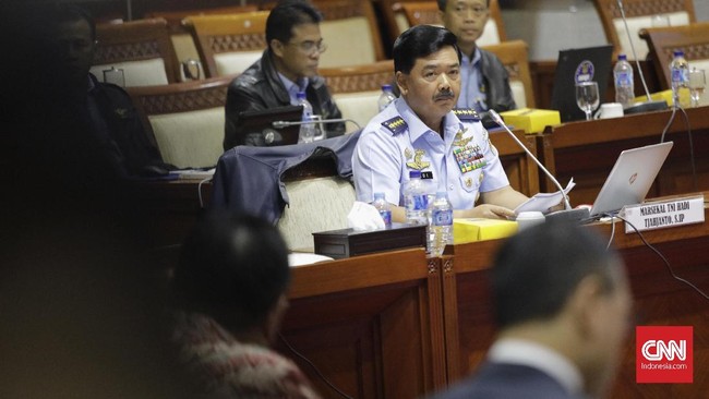 Calon Panglima TNI Marsekal Hadi Tjahjanto menilai China telah mengubah politik global, namun bertindak ofensif dan agresif dalam menguasai Laut China Selatan.