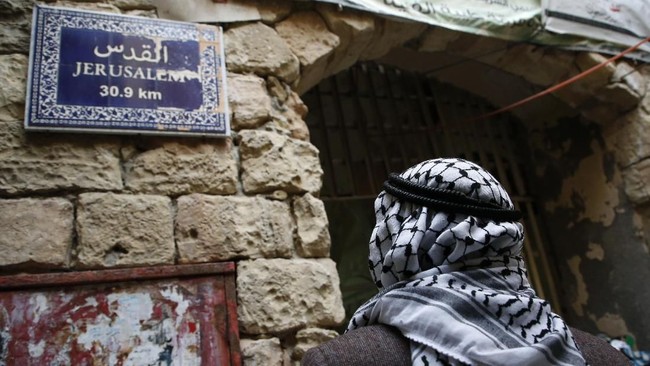 Israel menutup beberapa perkantoran termasuk seluruh kantor saluran televisi milik Palestina yang berada di Yerusalem pada Rabu (20/11).
