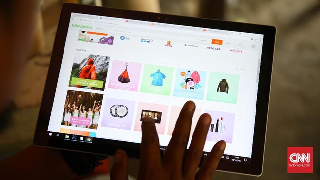 Tokopedia mengklaim transaksi jual beli di platform e-commercenya telah  mencapai US$1 triliun atau Rp14 triliun perbulan.