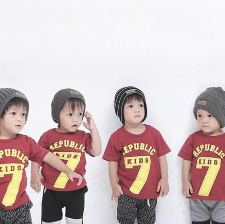 <div>Kalau bajunya kembar gini, apalagi pakai topi yang sama makin sulit membedakannya ya? (Foto: Instagram @aiueogreatfamzz)</div>