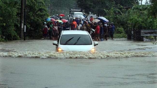 Airbag merupakan salah satu komponen mobil yang bakalan rusak setelah terendam banjir, komponen ini harganya jutaan rupiah.