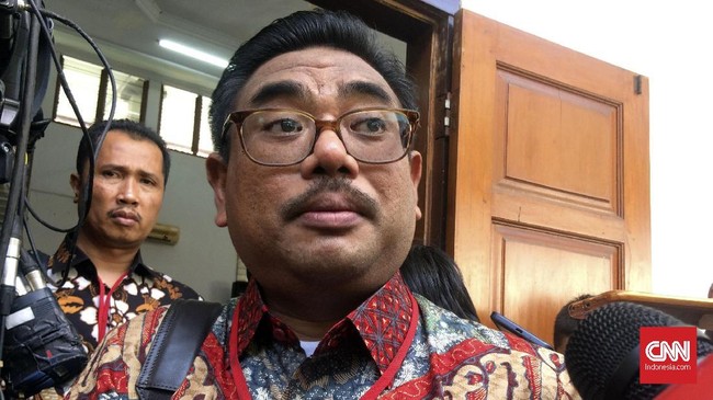 Sejak awal tim kuasa hukum Setnov terbagi 2 tim, yakni praperadilan dan pokok perkara e-KTP. Tim praperadilan memastikan tak ikut menangani pokok perkara e-KTP.