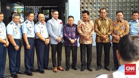 Rombongan Komisi I Sambangi Kediaman Marsekal Hadi