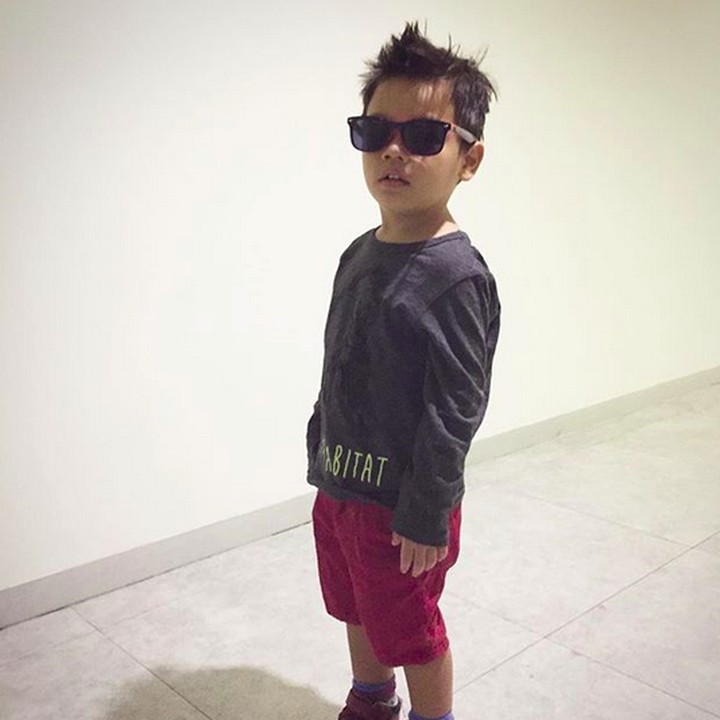 <p>Makin keren aja anak Ayah Toan sama Bunda Titi kalau pakai kacamata gini. (Foto: Instagram/ @titi_kamall)  </p>