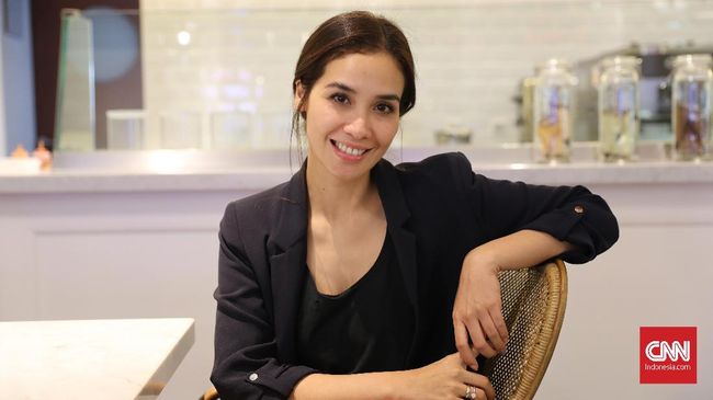 Di usianya yang telah menginjak 45 tahun, aktris Marsha Timothy tetap tampil awet muda. Apa rahasianya?