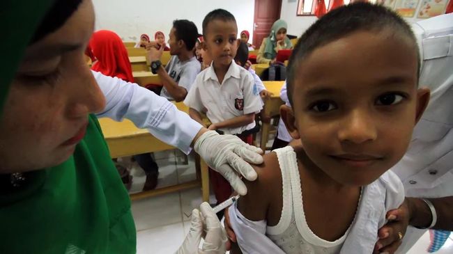 Difteri, penyakit menular yang disebabkan kuman Corynebacterium Diptheriae merebak di 11 provinsi di Indonesia.